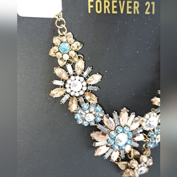 NWT Forever 21 Jeweled Necklace - Picture 2 of 8